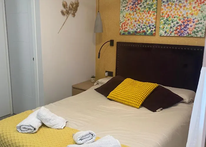Studio, Cerca De El Rastro De